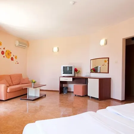 Sunny Flower Family Hotel