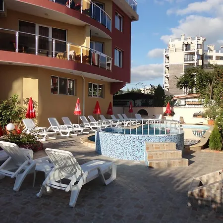 מלון Sunny Flower Family 3*